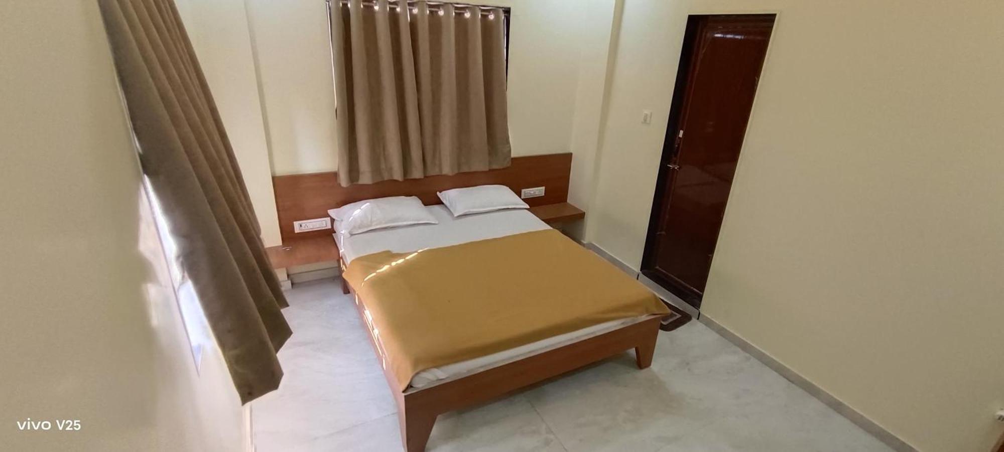 Hotel Tulsi Somnath Luaran gambar